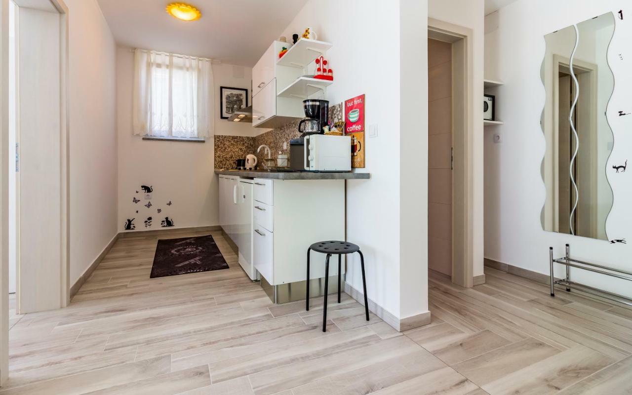 Apartment Mika Пула Екстериор снимка