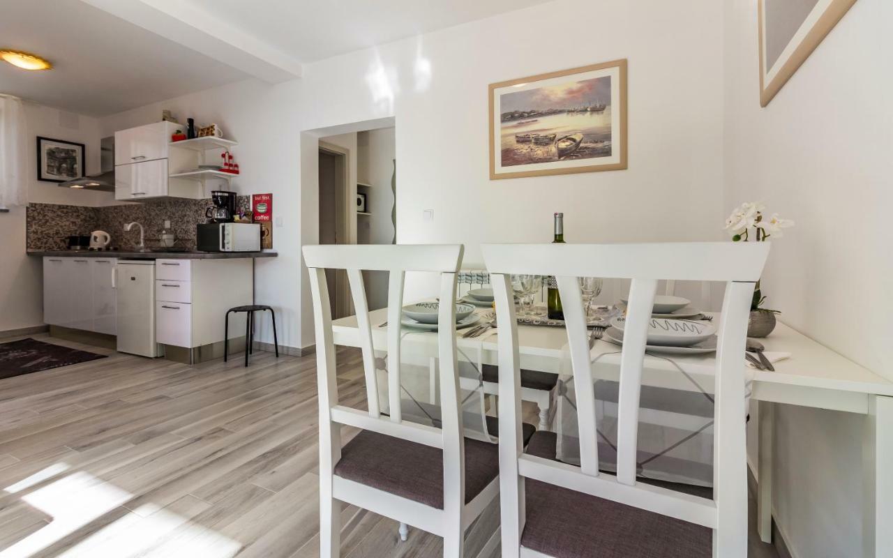 Apartment Mika Пула Екстериор снимка