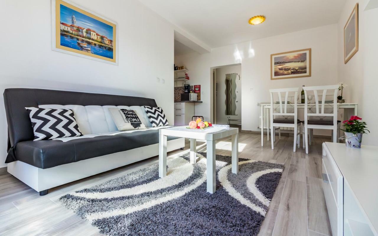Apartment Mika Пула Екстериор снимка