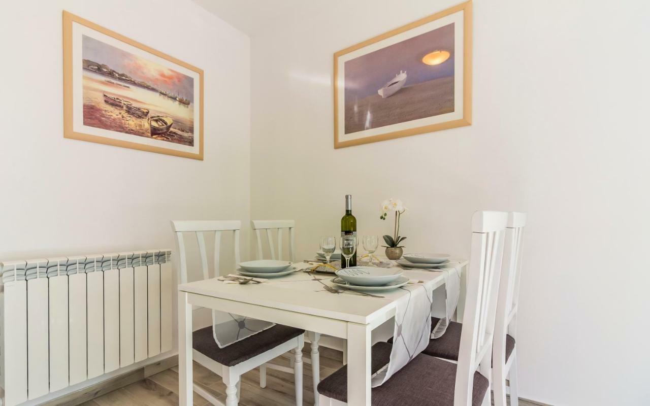 Apartment Mika Пула Екстериор снимка