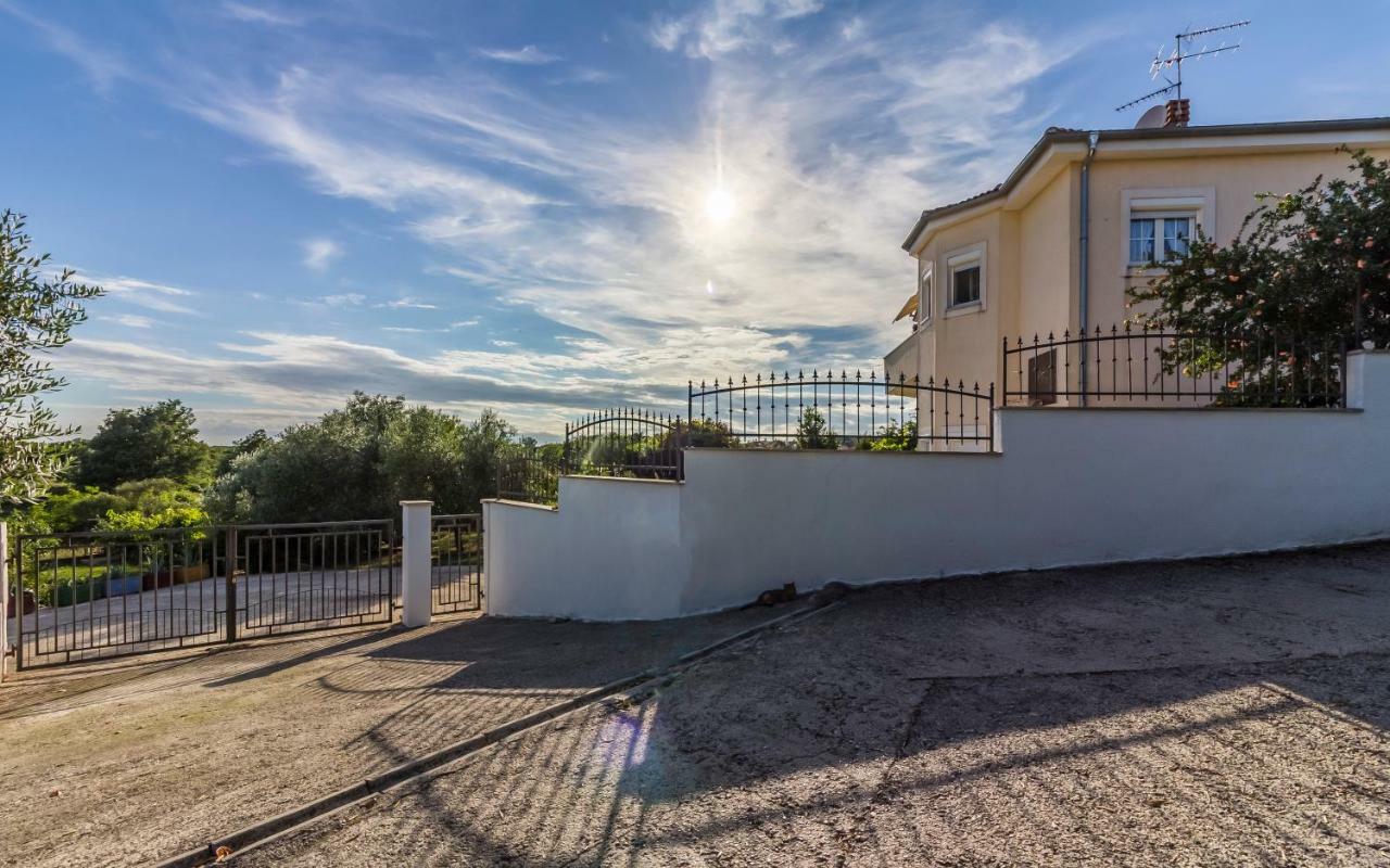 Apartment Mika Пула Екстериор снимка